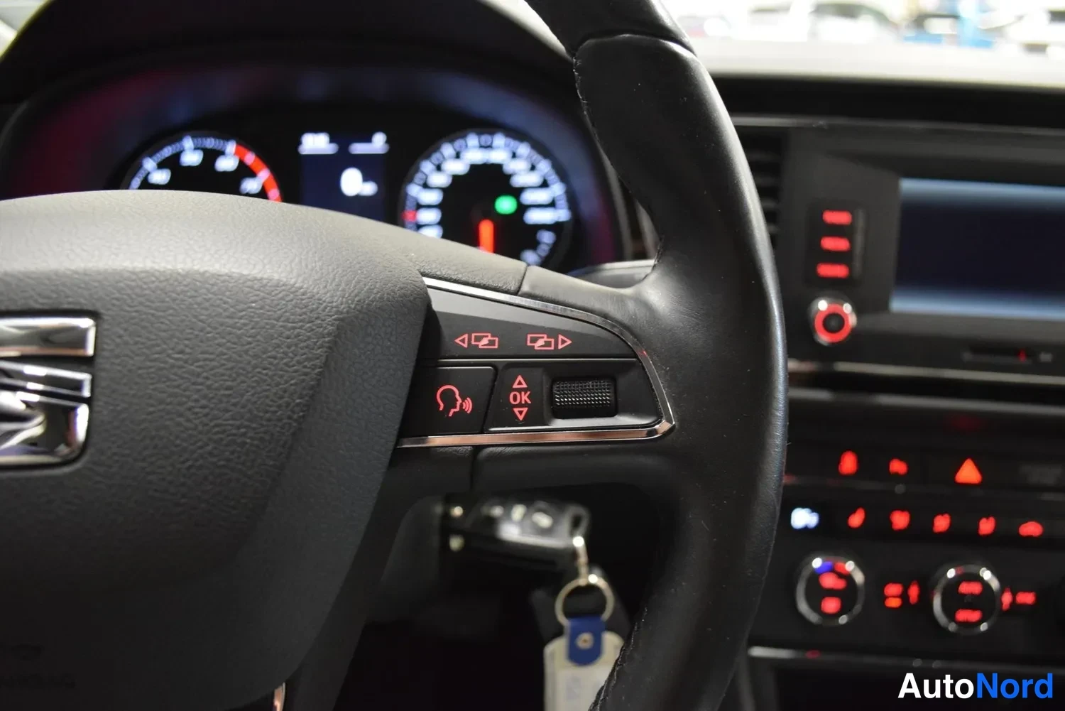 Harmaa Seat Leon ST 2016, ulkokuva 18 – Raisio