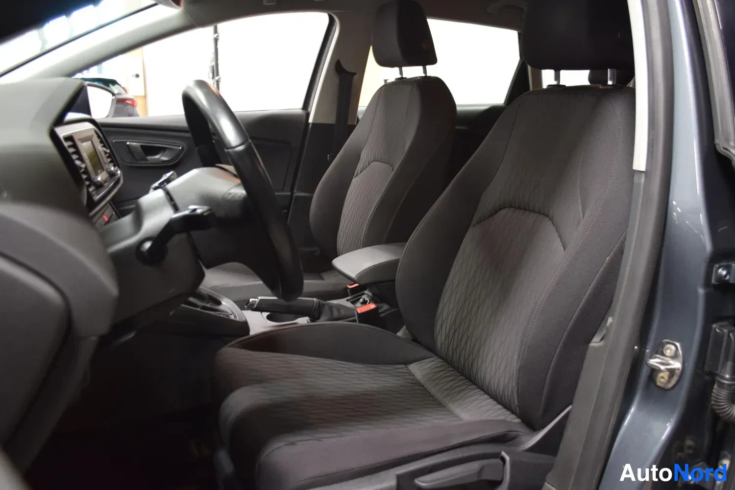 Harmaa Seat Leon ST 2016, ulkokuva 9 – Raisio