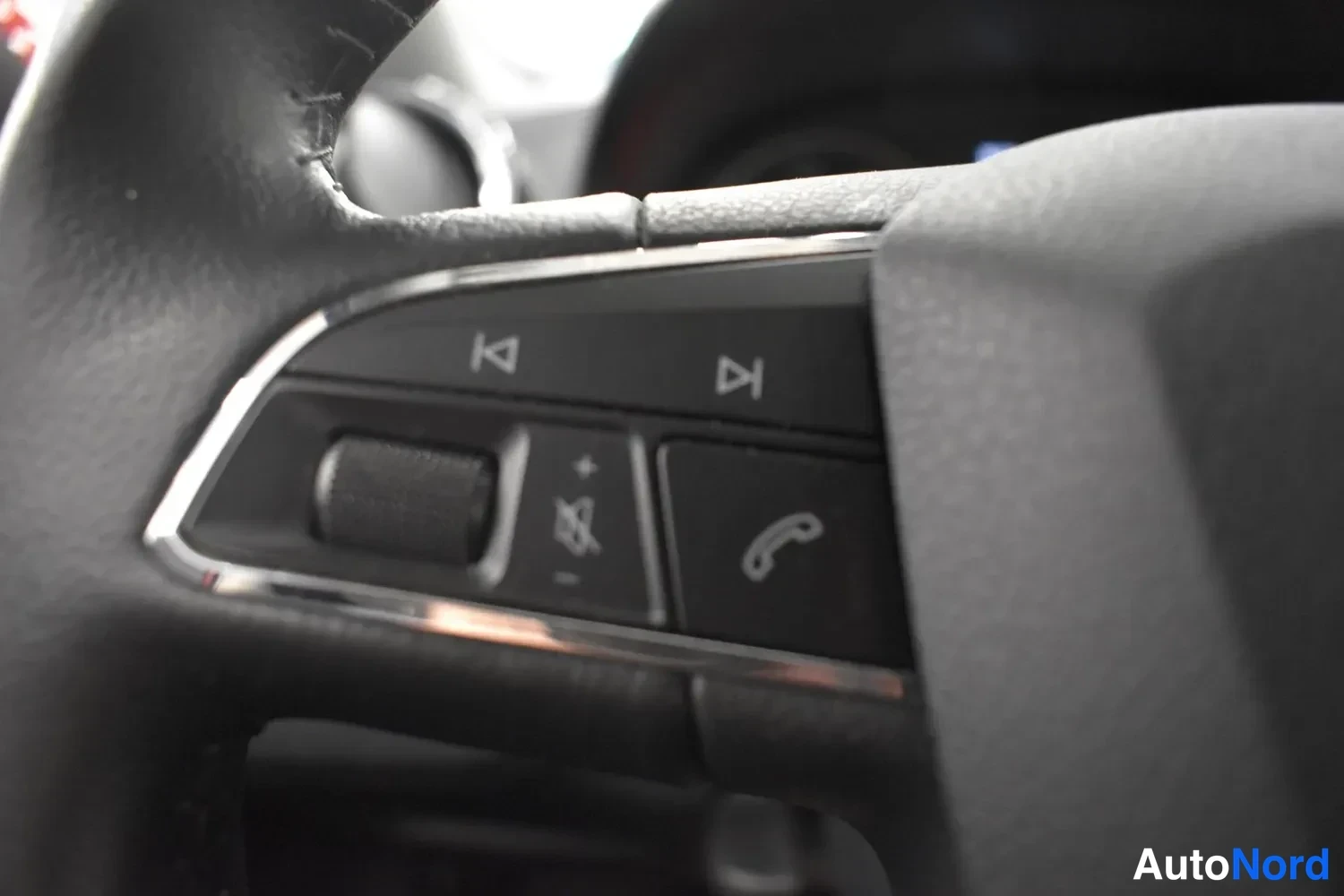 Punainen Seat Ibiza 2016, ulkokuva 14 – Raisio