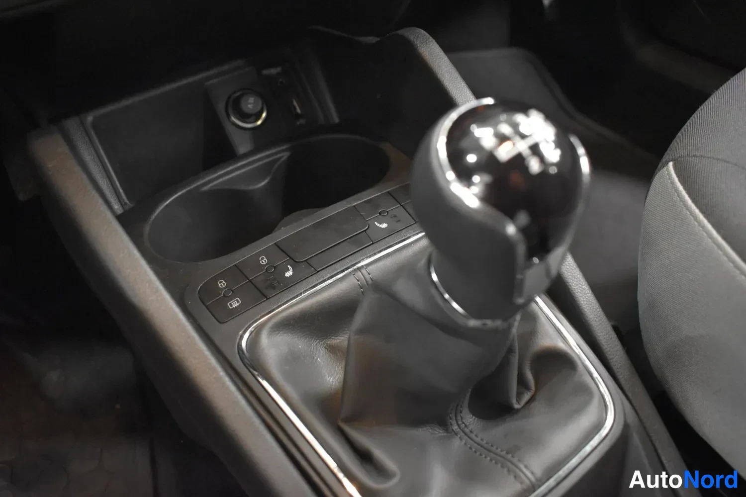 Punainen Seat Ibiza 2016, ulkokuva 21 – Raisio