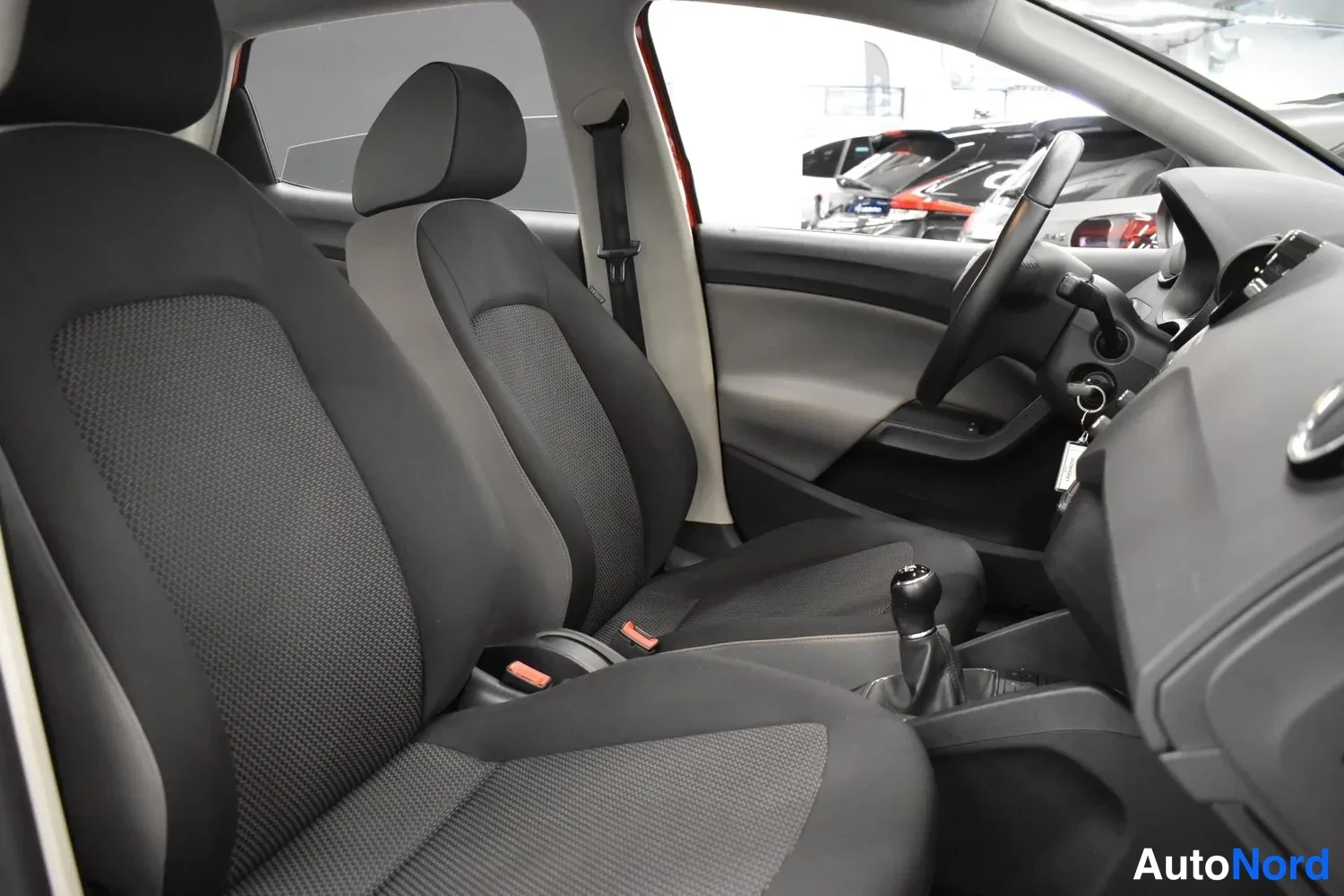 Punainen Seat Ibiza 2016, ulkokuva 9 – Raisio