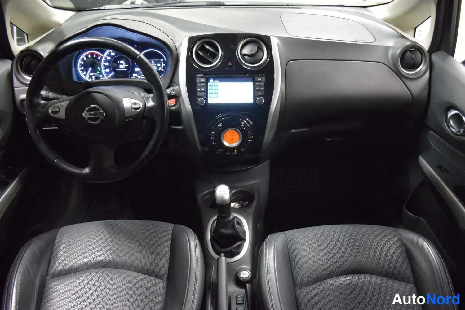 Harmaa Nissan Note 2015, ulkokuva 15 – Raisio