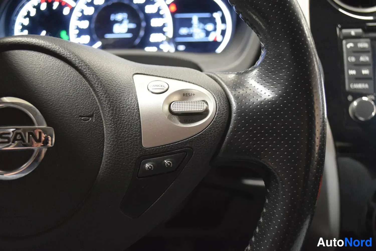 Harmaa Nissan Note 2015, ulkokuva 18 – Raisio