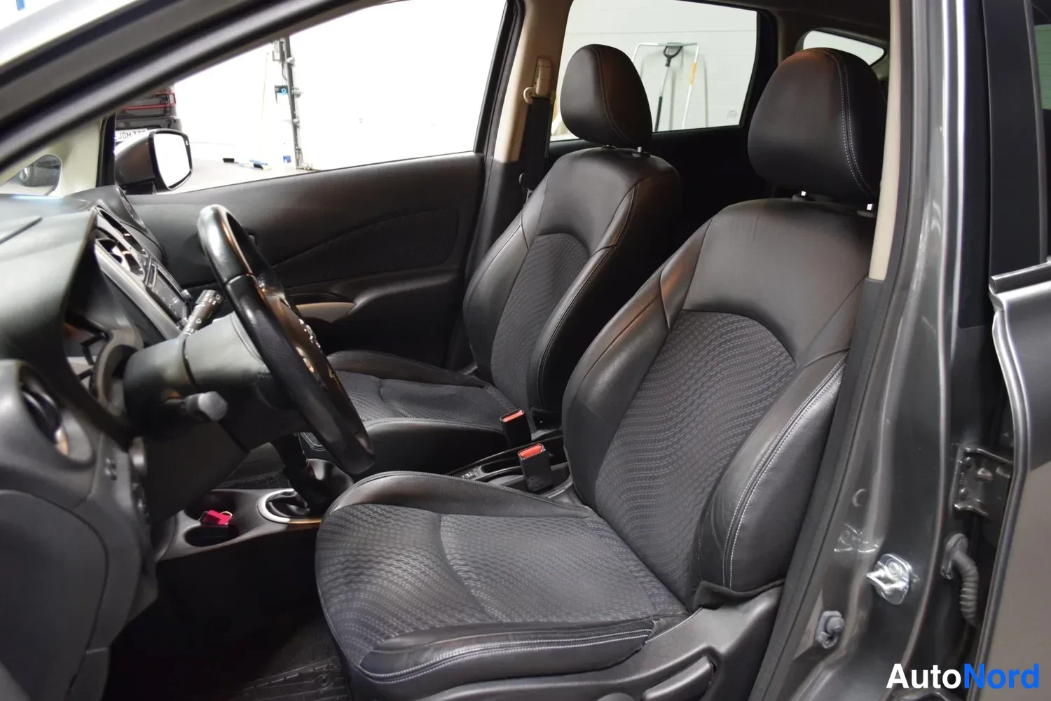 Harmaa Nissan Note 2015, ulkokuva 9 – Raisio