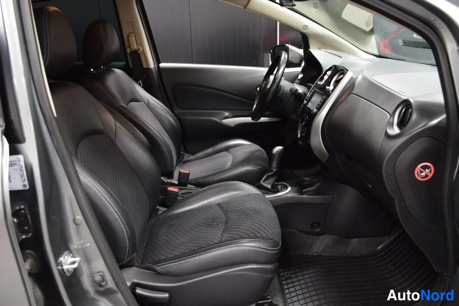 Harmaa Nissan Note 2015, ulkokuva 10 – Raisio