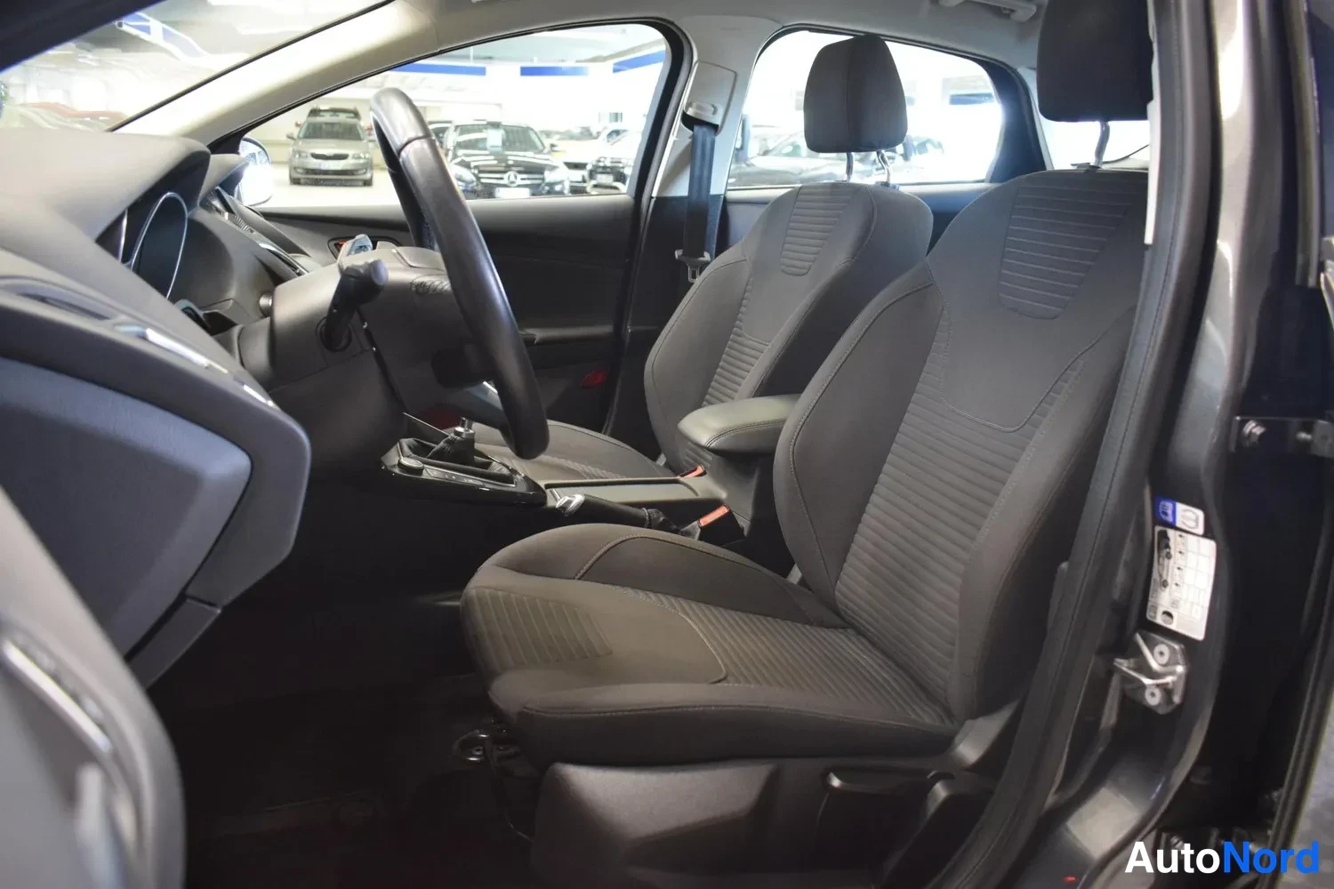 Harmaa Ford Focus 2016, ulkokuva 9 – Raisio