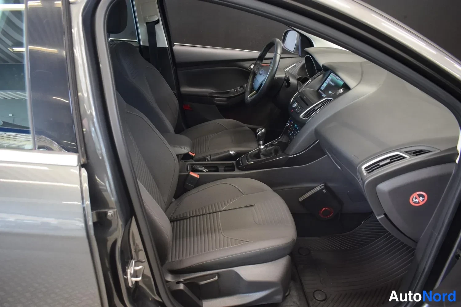 Harmaa Ford Focus 2016, ulkokuva 10 – Raisio
