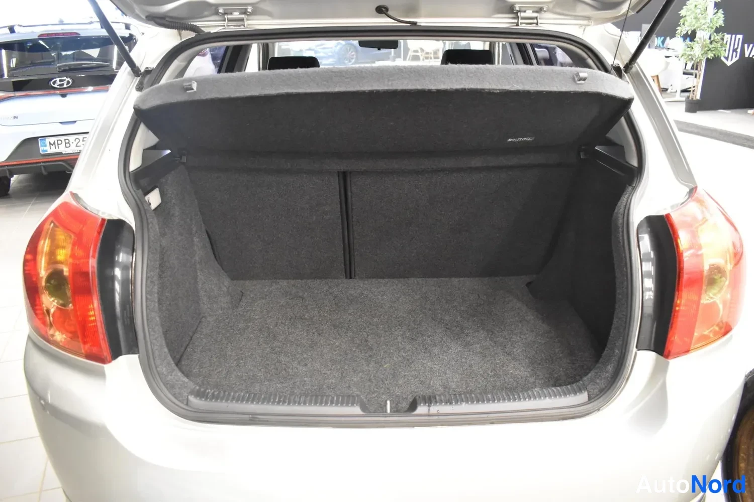 Hopea Toyota Corolla 2005, ulkokuva 11 – Raisio
