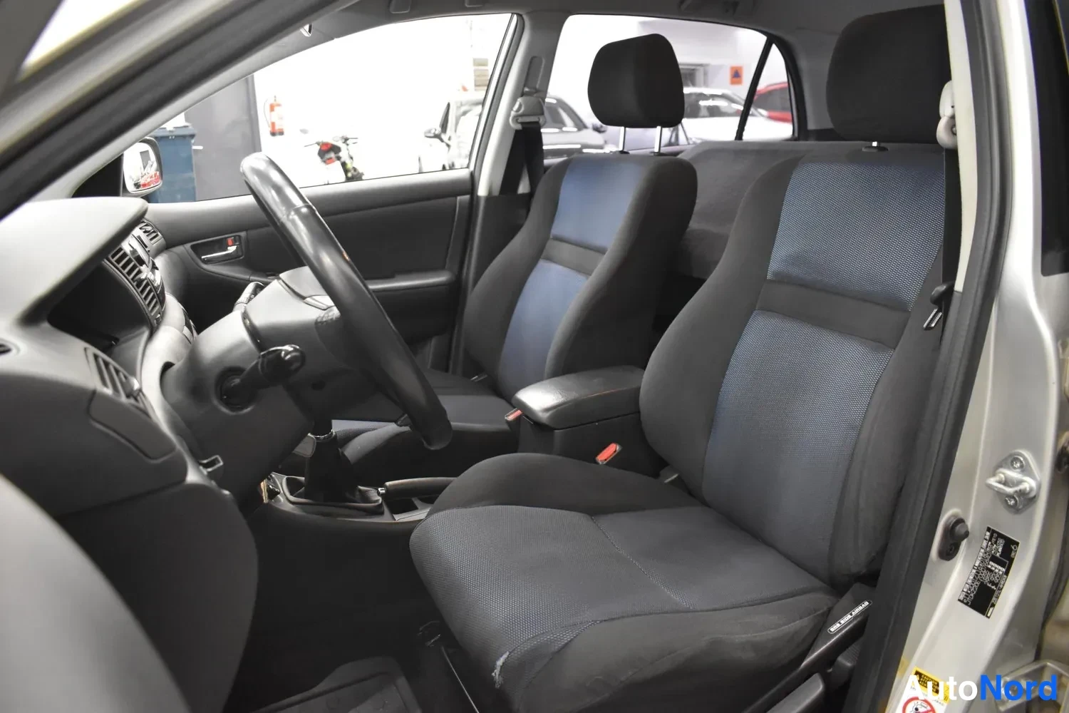 Hopea Toyota Corolla 2005, ulkokuva 8 – Raisio