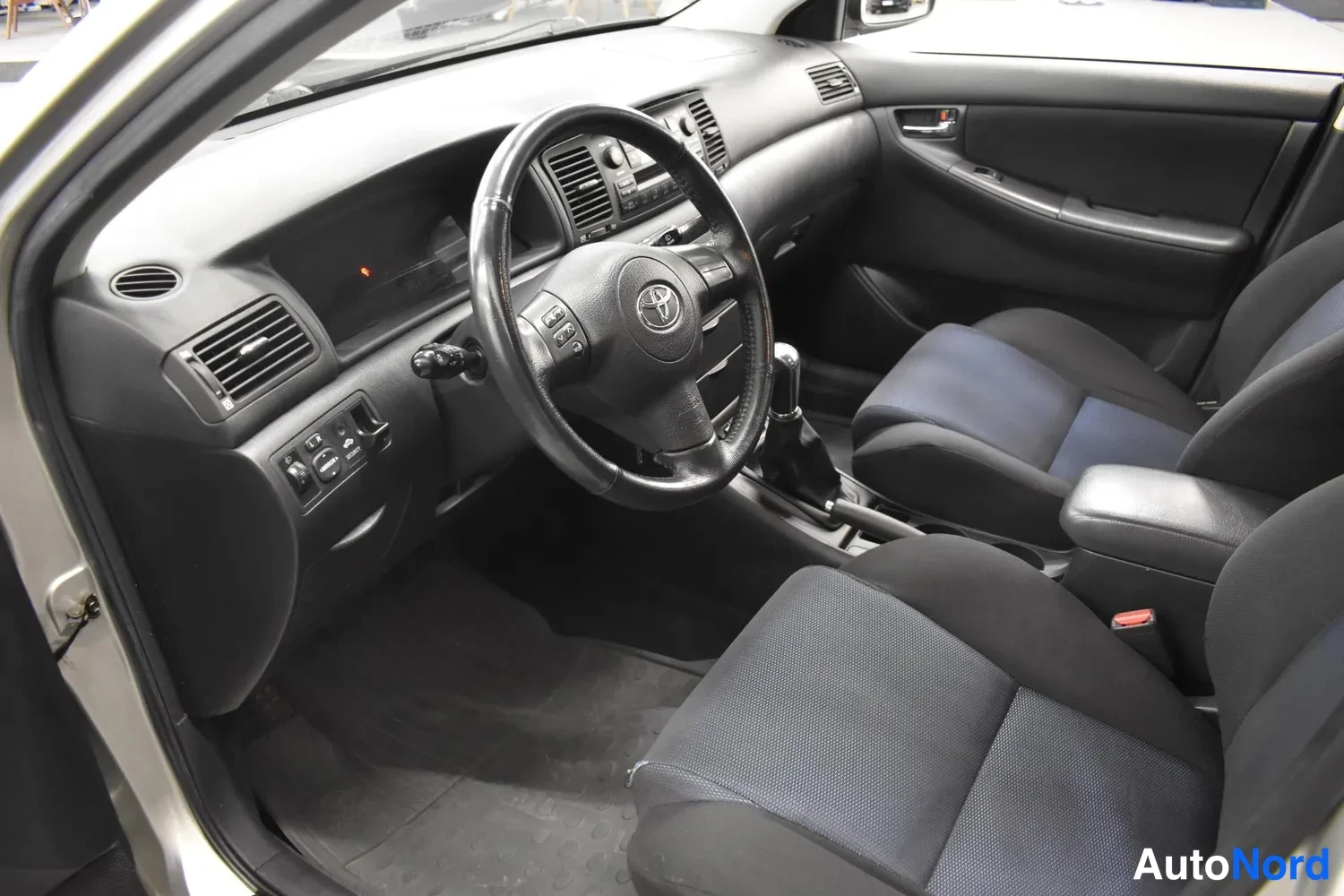 Hopea Toyota Corolla 2005, ulkokuva 9 – Raisio
