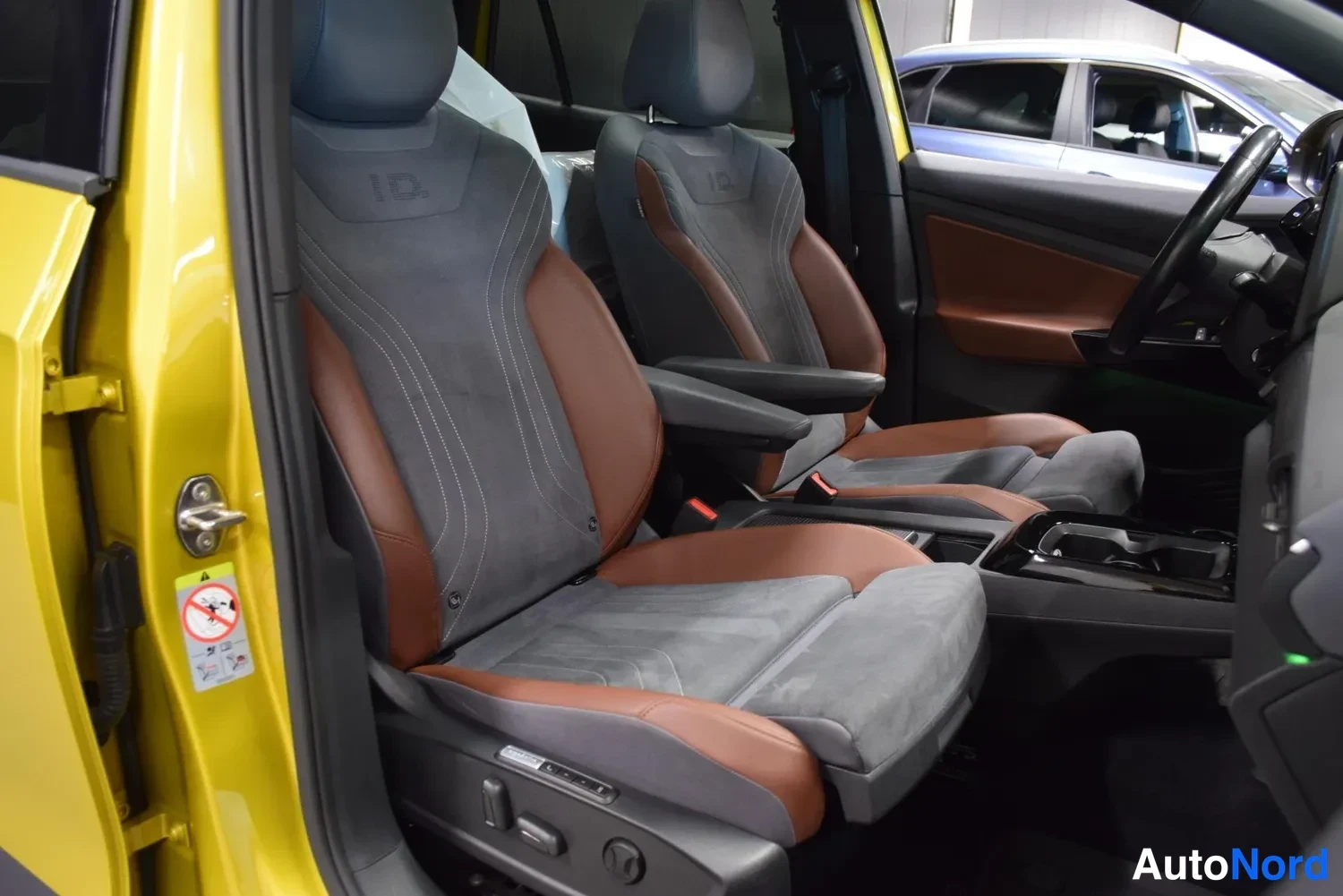 Keltainen Volkswagen ID.4 2021, ulkokuva 11 – Raisio