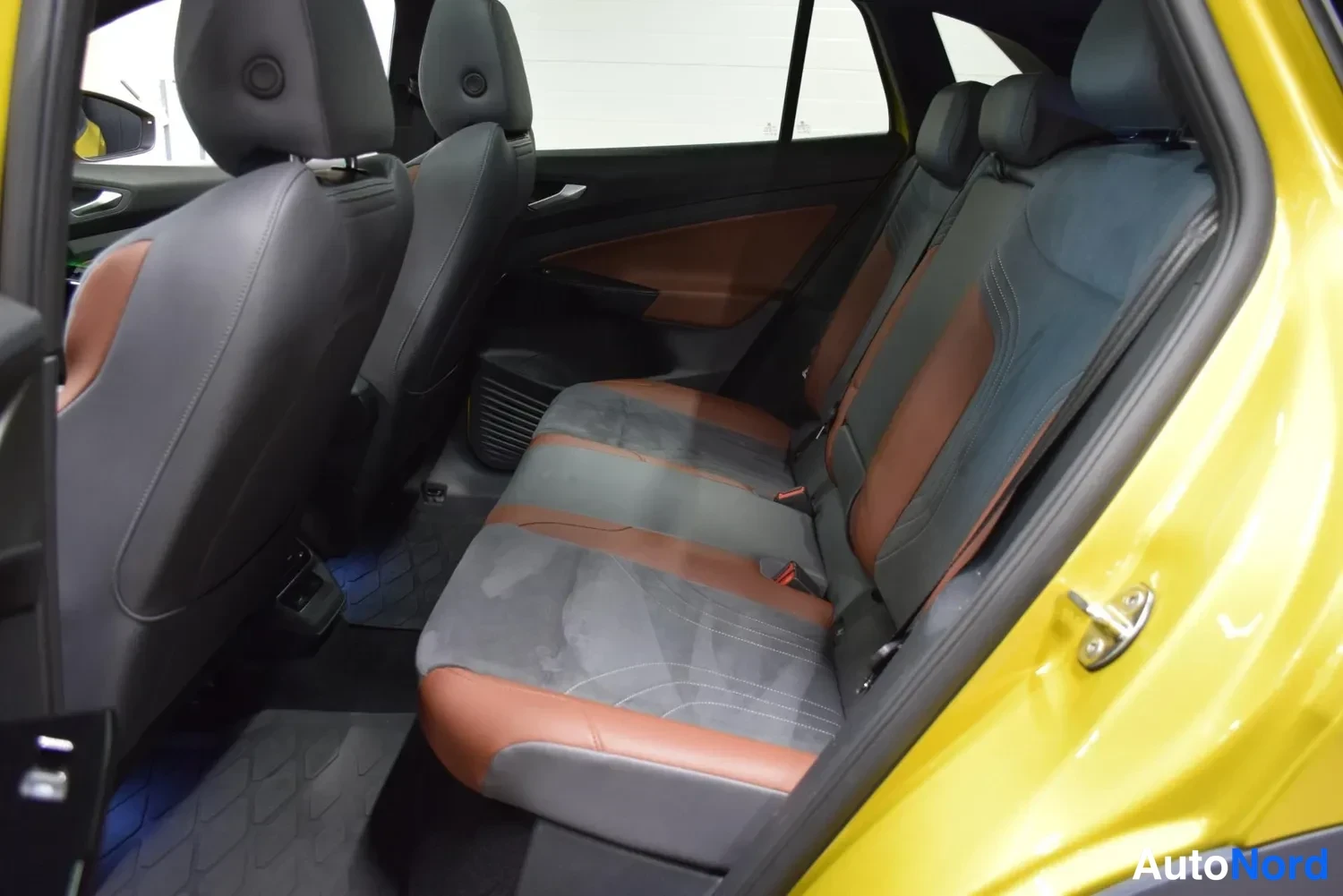 Keltainen Volkswagen ID.4 2021, ulkokuva 13 – Raisio