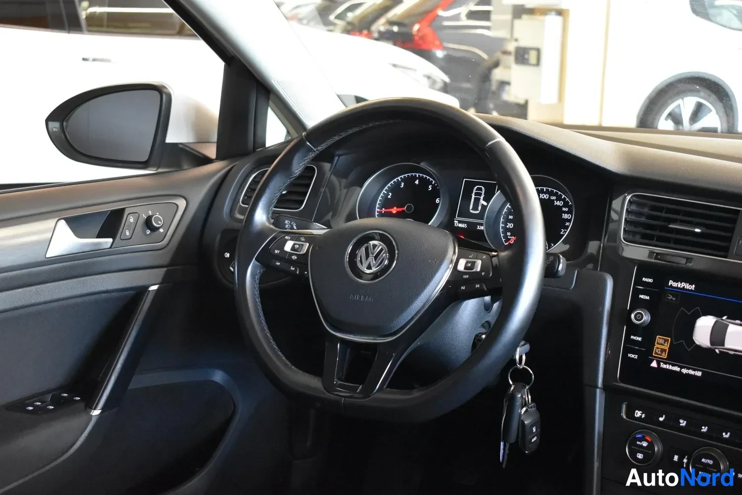 Valkoinen Volkswagen Golf Variant 2018, ulkokuva 11 – Raisio