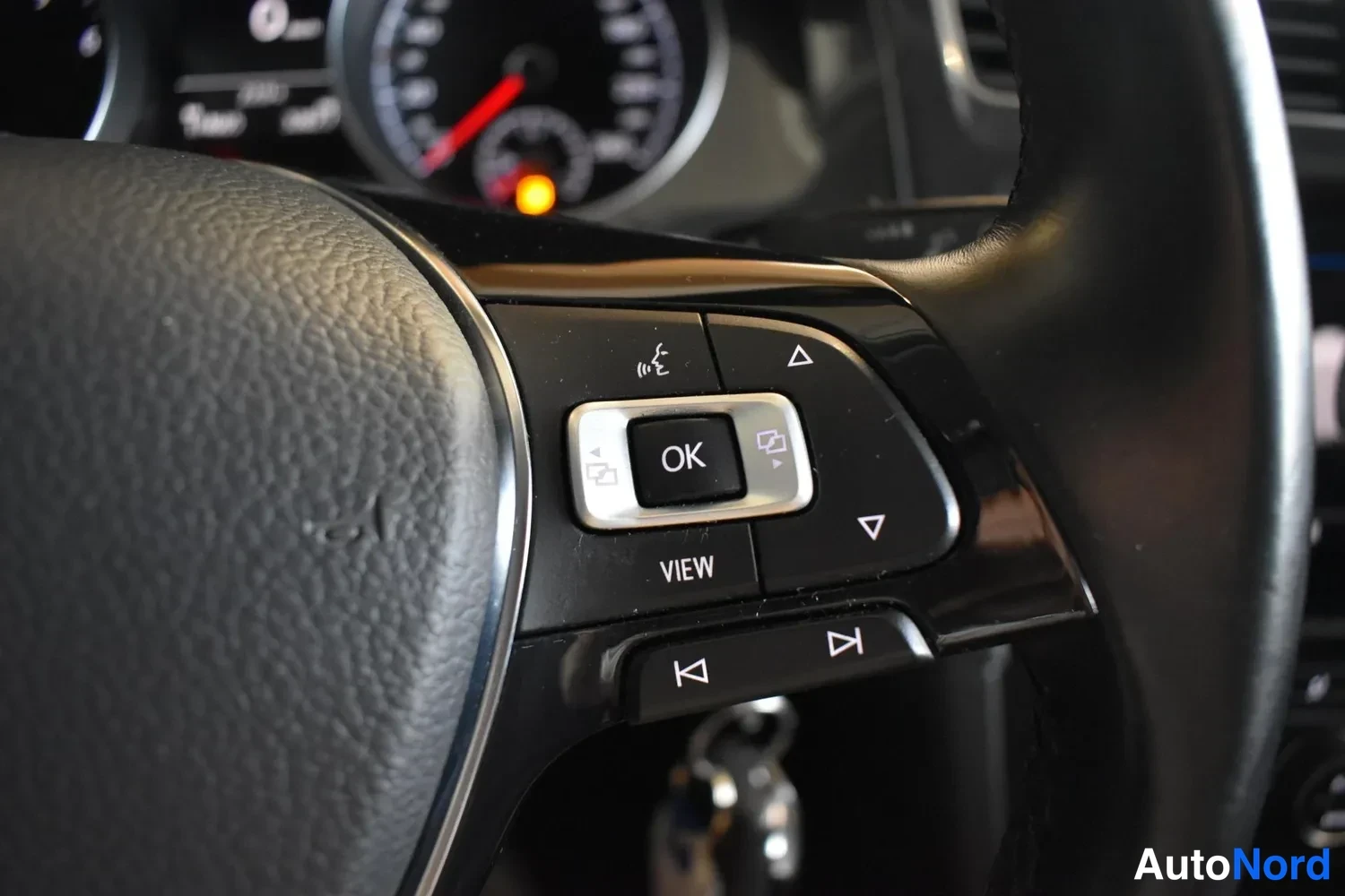 Valkoinen Volkswagen Golf Variant 2018, ulkokuva 15 – Raisio
