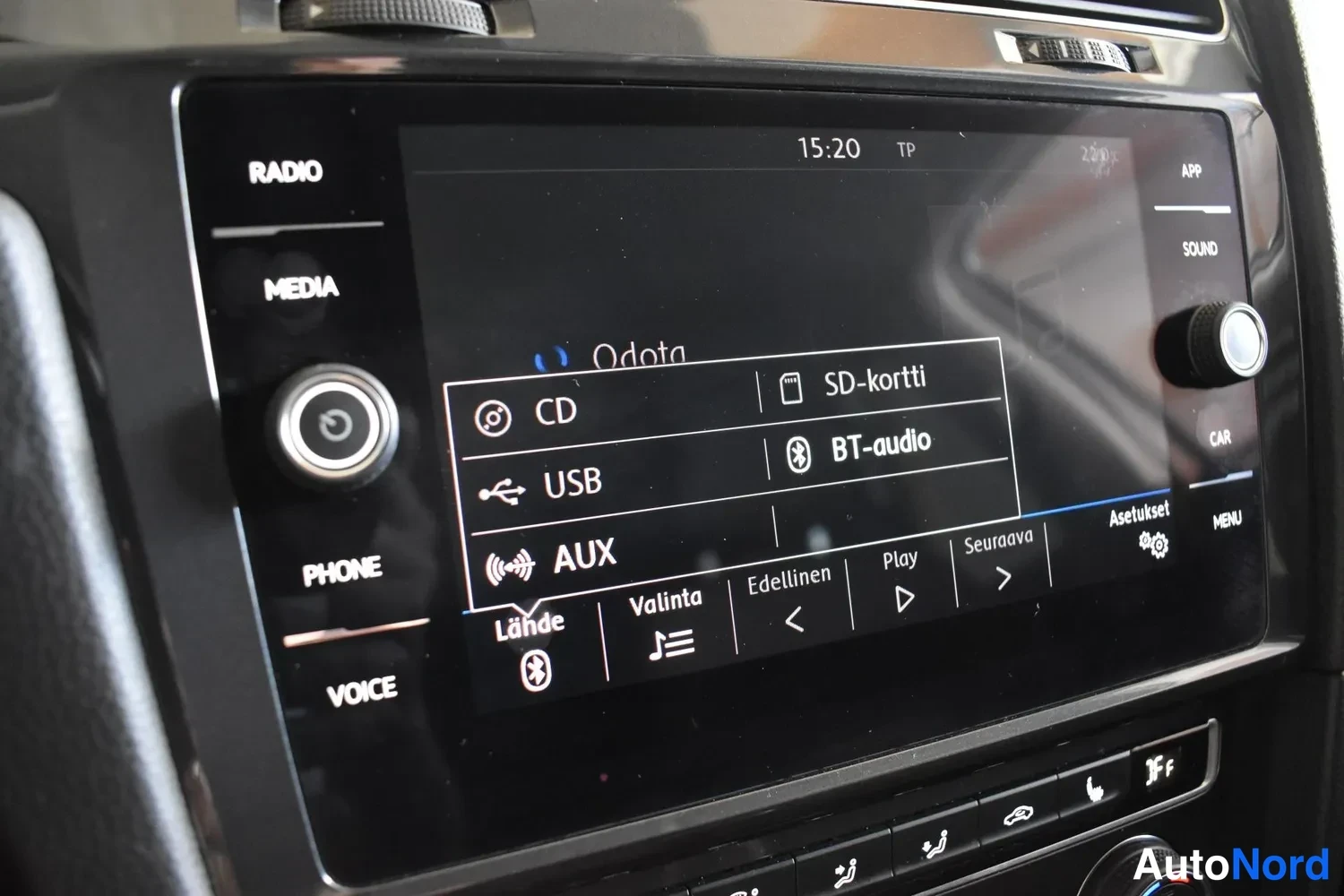 Valkoinen Volkswagen Golf Variant 2018, ulkokuva 19 – Raisio