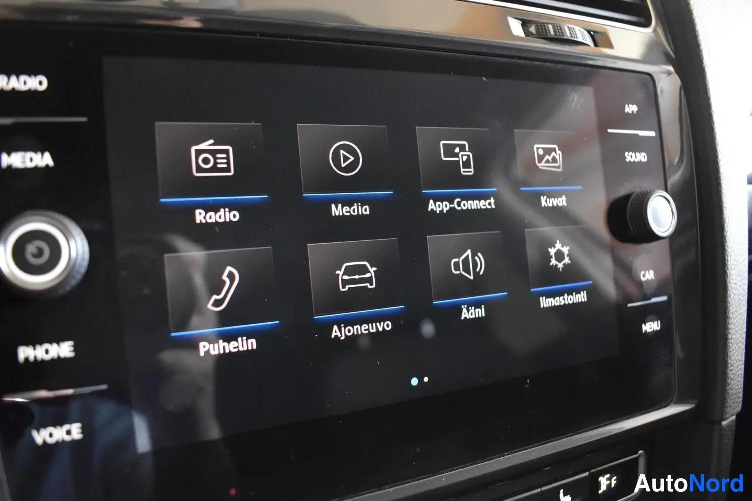 Valkoinen Volkswagen Golf Variant 2018, ulkokuva 20 – Raisio