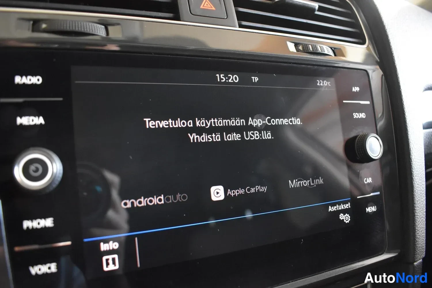 Valkoinen Volkswagen Golf Variant 2018, ulkokuva 21 – Raisio
