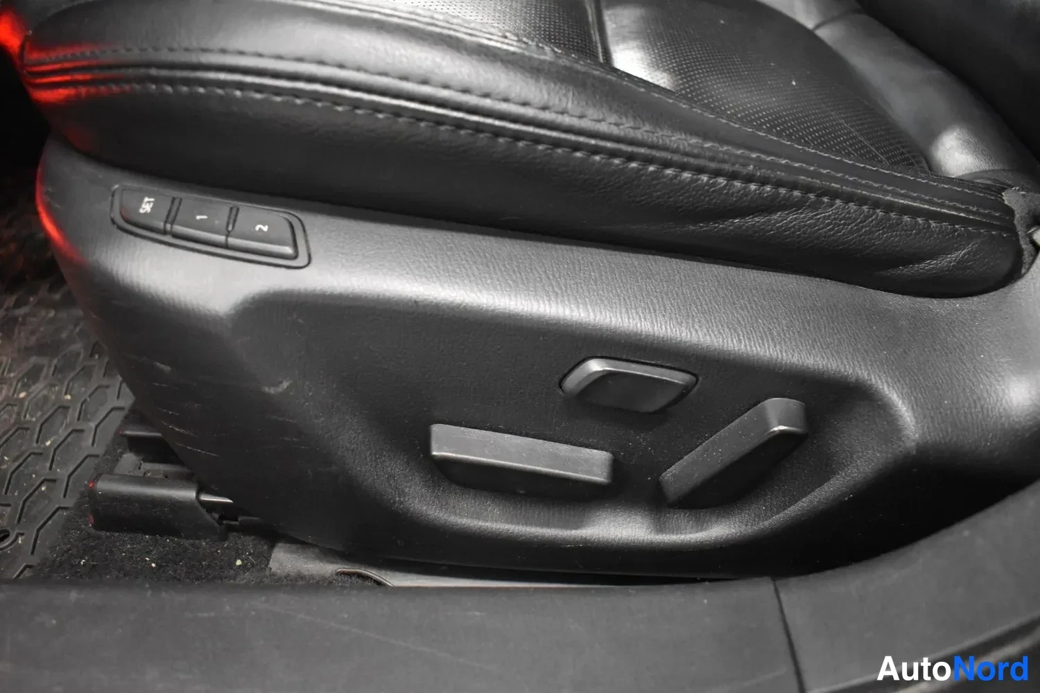 Musta Mazda 6 2016, ulkokuva 12 – Raisio
