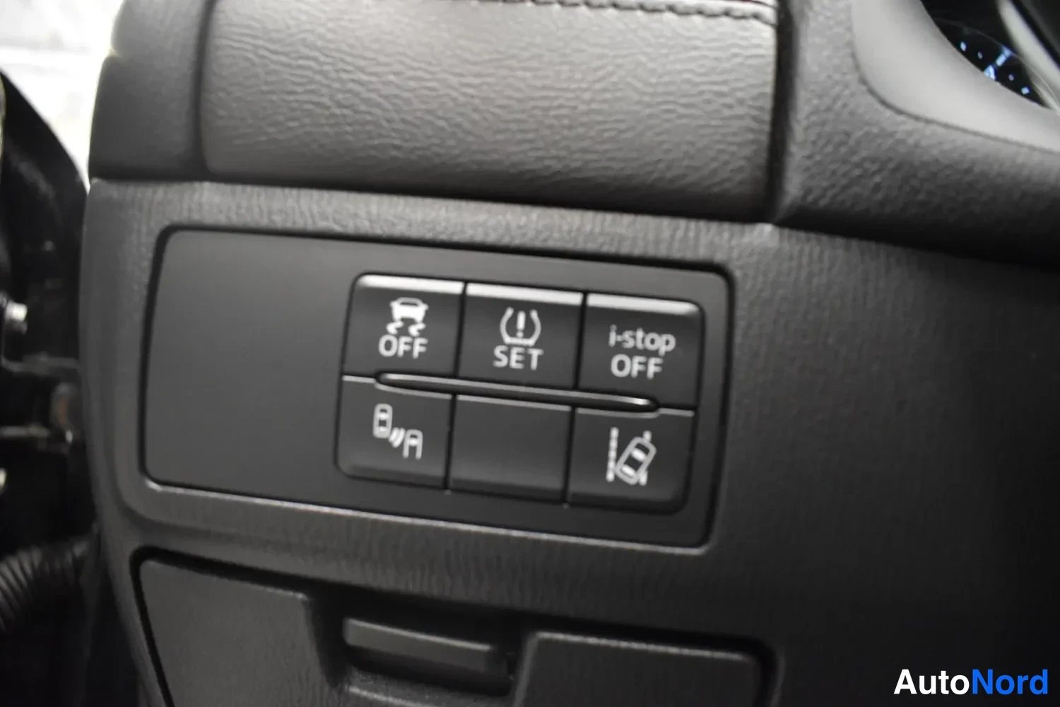 Musta Mazda 6 2016, ulkokuva 13 – Raisio
