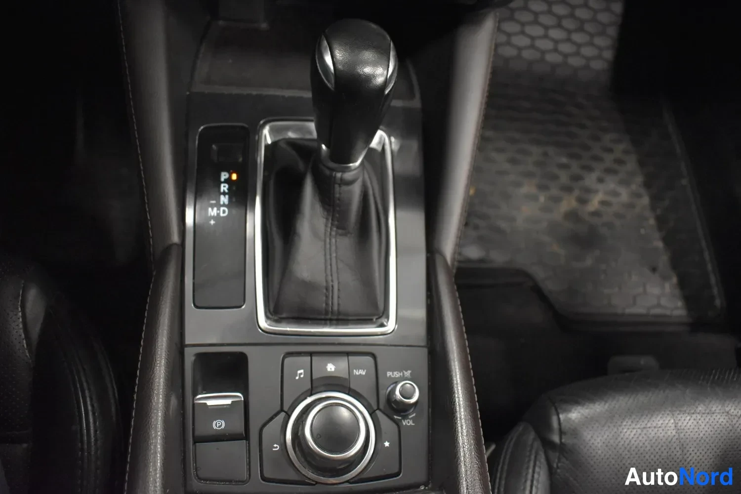 Musta Mazda 6 2016, ulkokuva 21 – Raisio