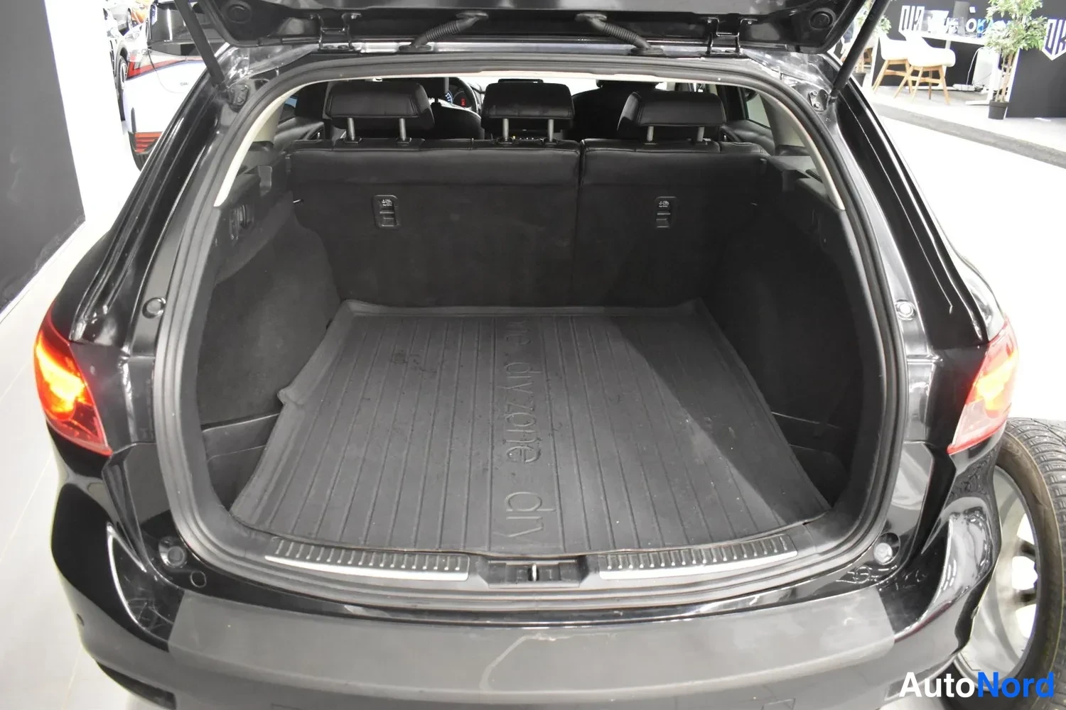 Musta Mazda 6 2016, ulkokuva 23 – Raisio