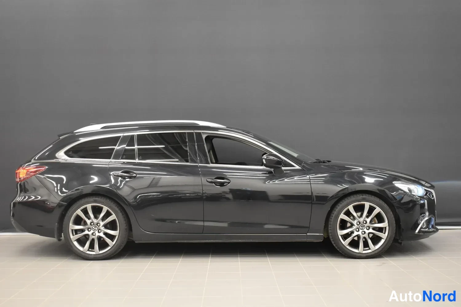 Musta Mazda 6 2016, ulkokuva 4 – Raisio