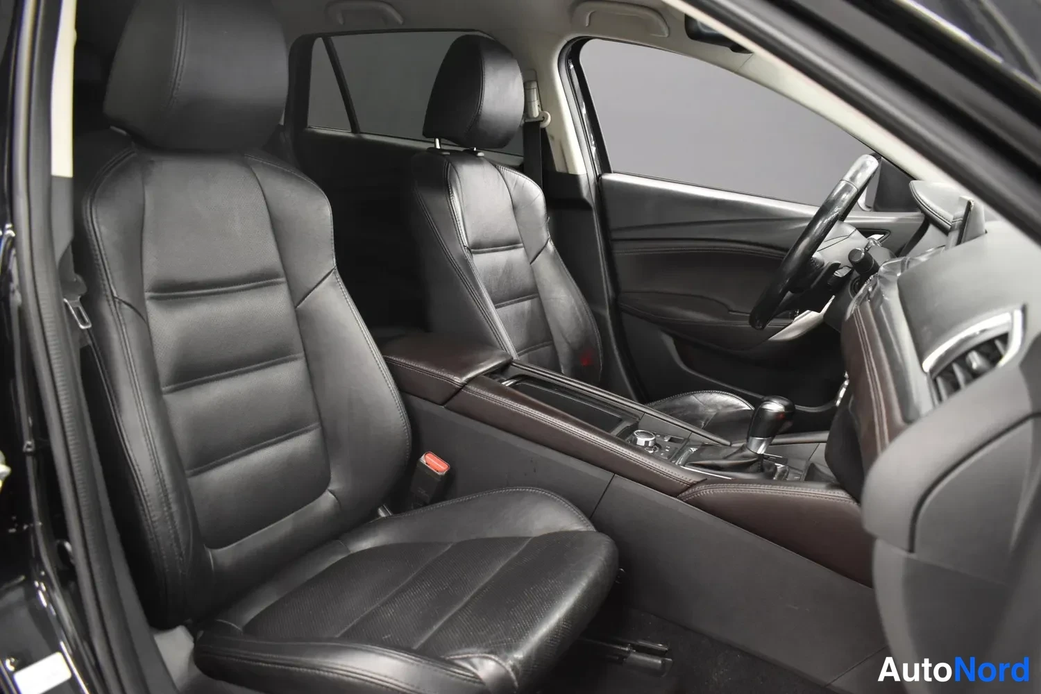 Musta Mazda 6 2016, ulkokuva 9 – Raisio