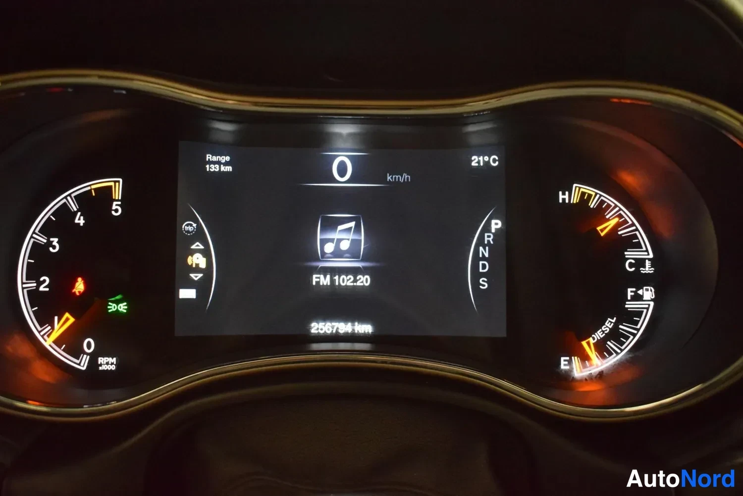 Harmaa Jeep Grand Cherokee 2013, ulkokuva 14 – Raisio