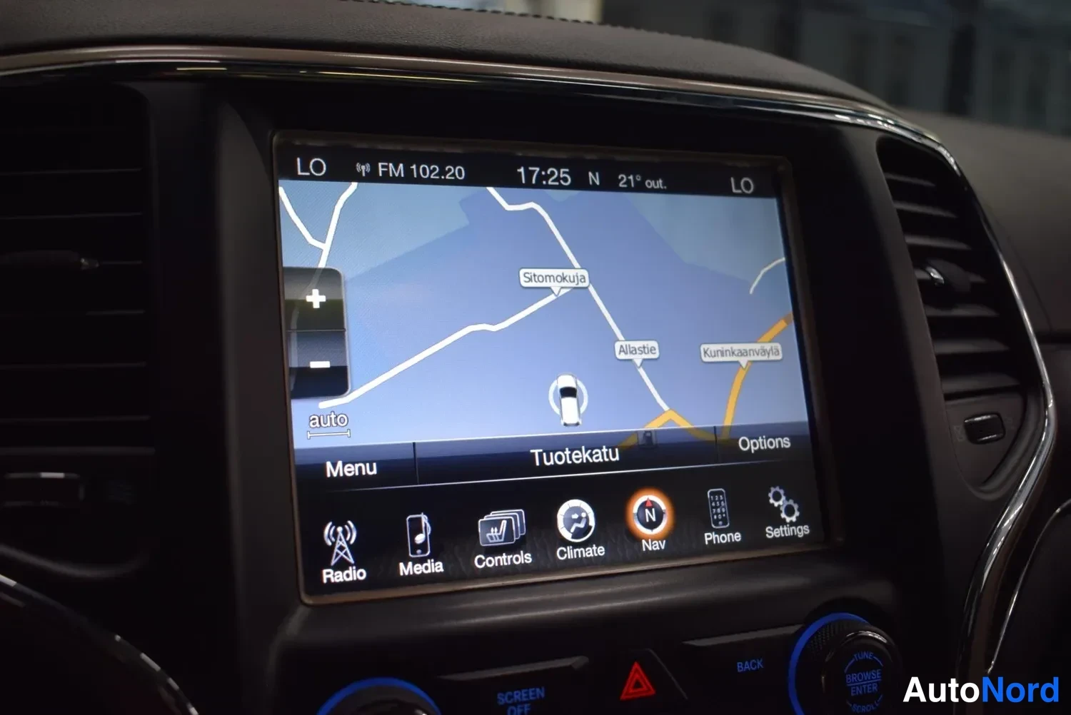 Harmaa Jeep Grand Cherokee 2013, ulkokuva 21 – Raisio