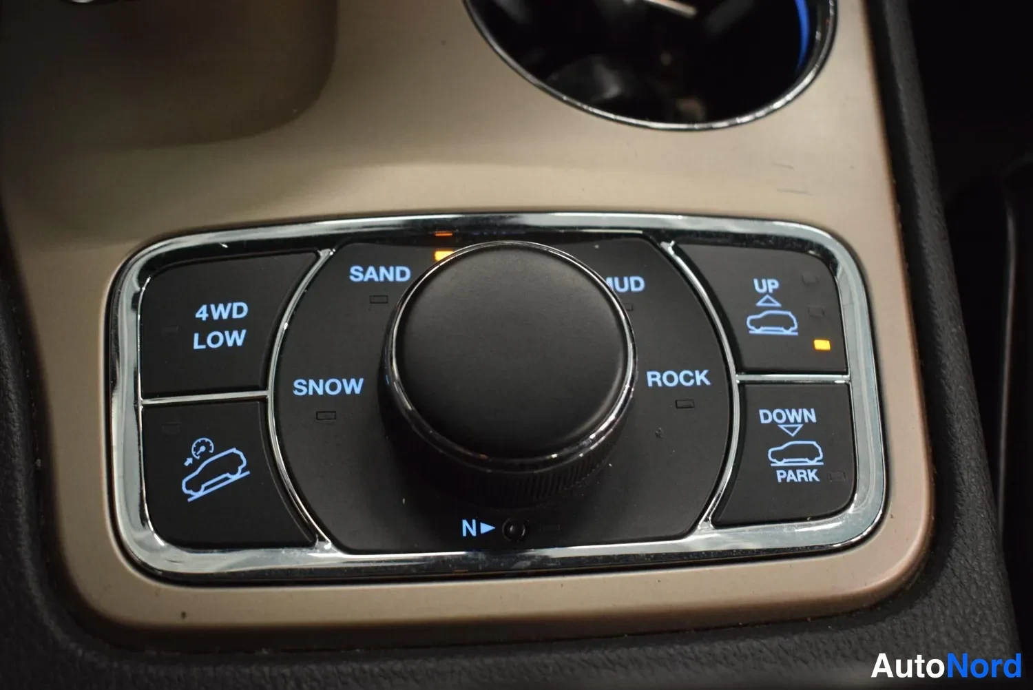 Harmaa Jeep Grand Cherokee 2013, ulkokuva 24 – Raisio