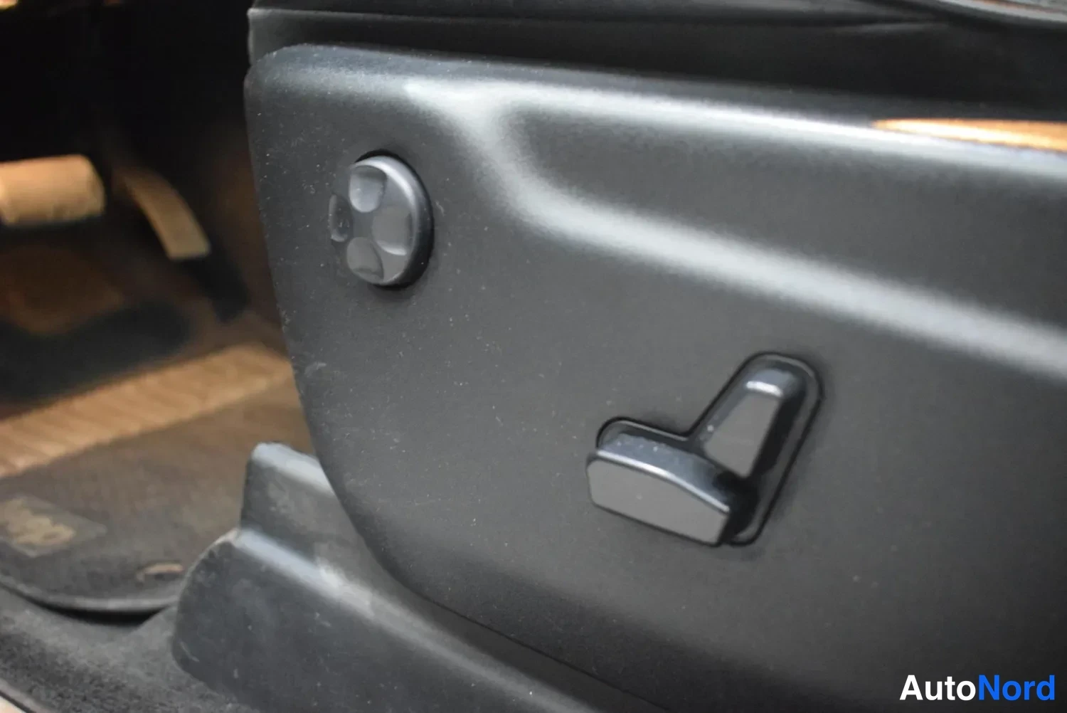 Harmaa Jeep Grand Cherokee 2013, ulkokuva 26 – Raisio