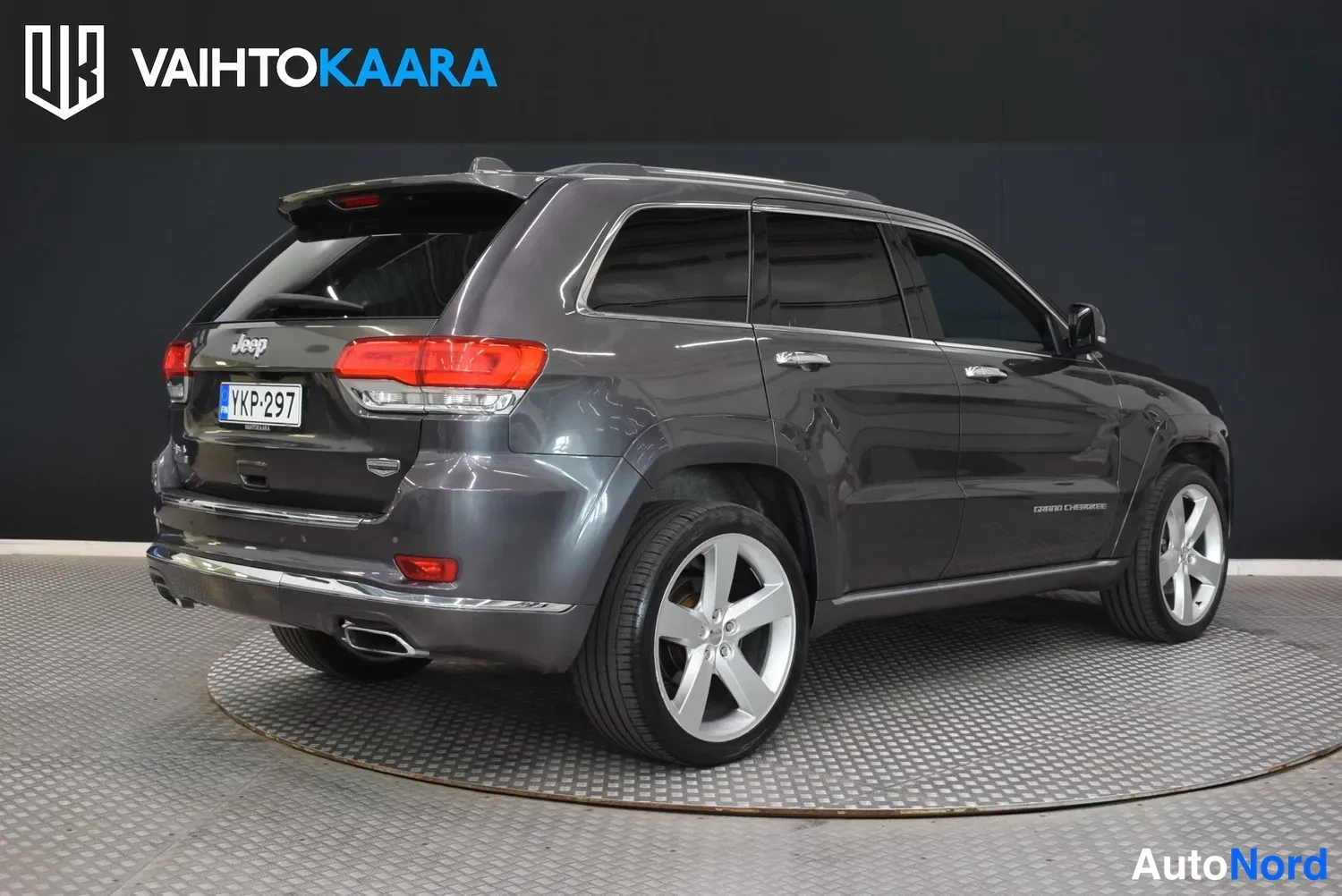 Harmaa Jeep Grand Cherokee 2013, ulkokuva 4 – Raisio