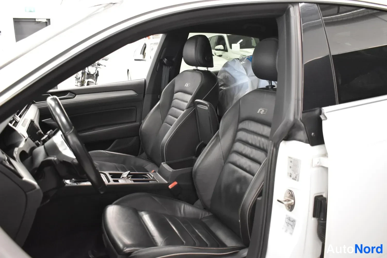 Valkoinen Volkswagen Arteon 2017, ulkokuva 7 – Raisio