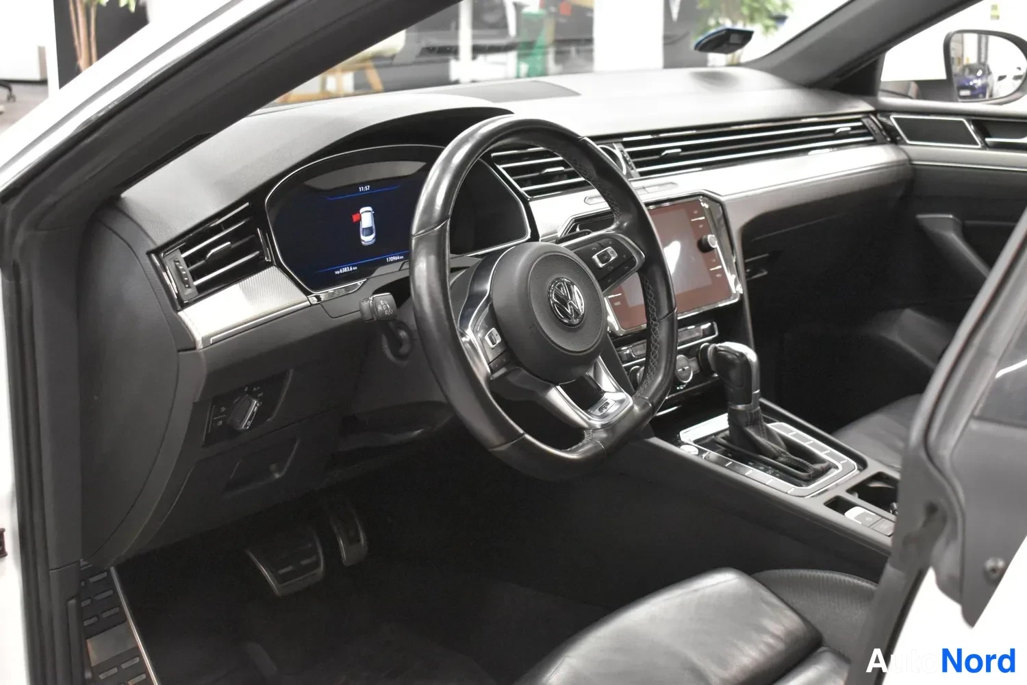 Valkoinen Volkswagen Arteon 2017, ulkokuva 8 – Raisio