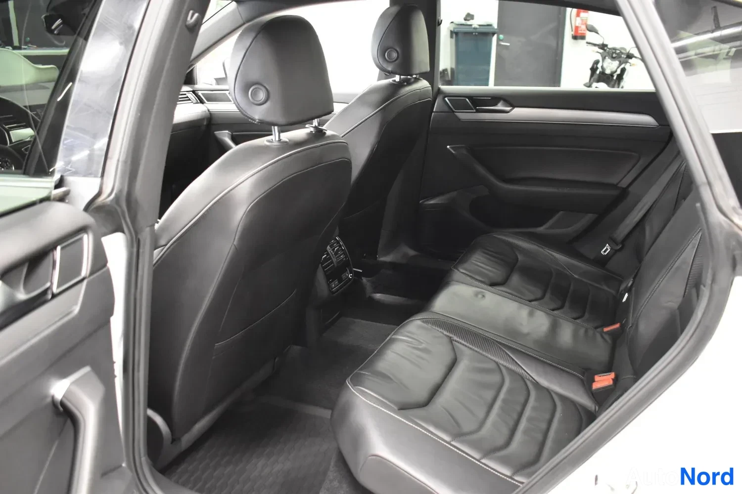 Valkoinen Volkswagen Arteon 2017, ulkokuva 9 – Raisio
