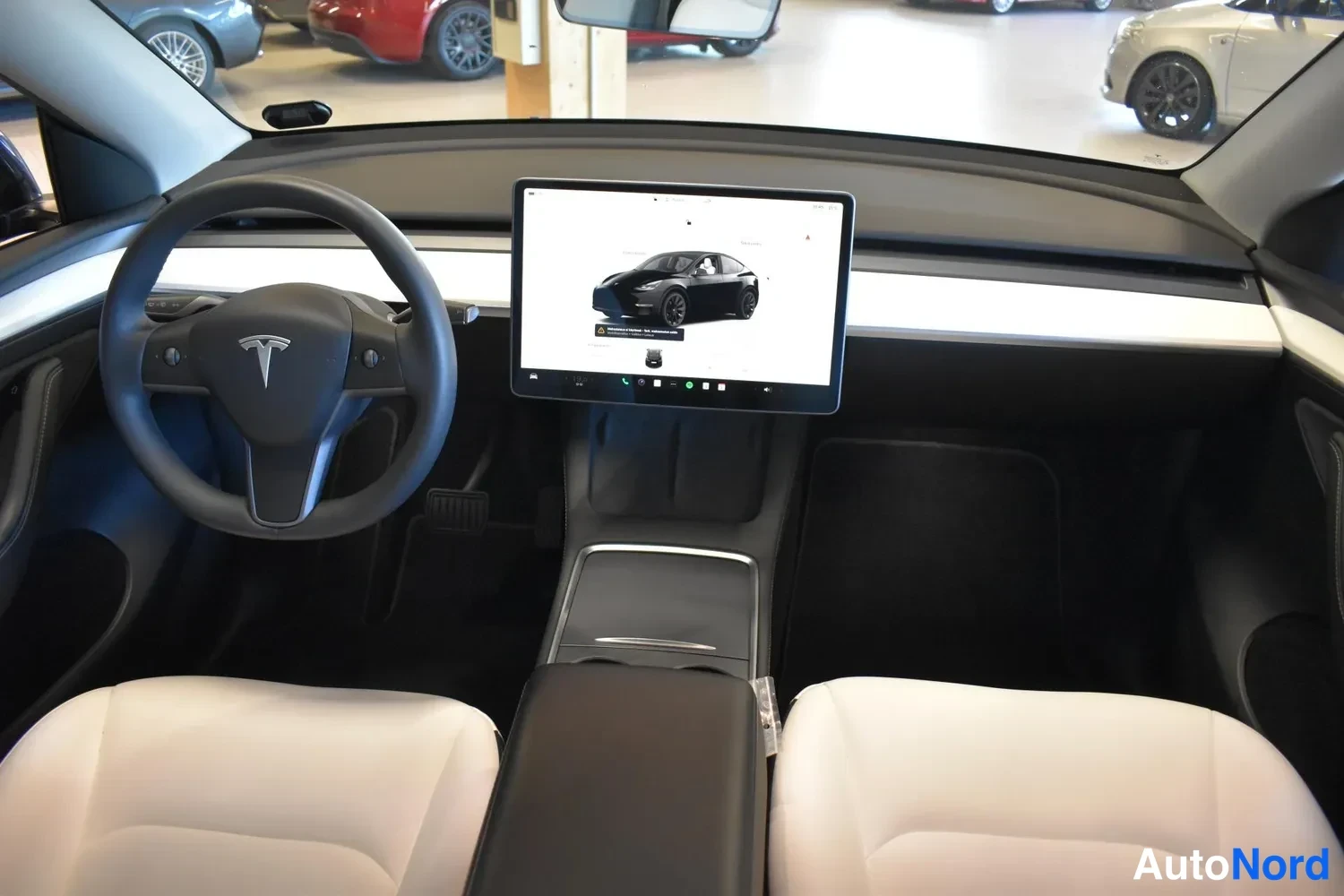 Musta Tesla Model Y 2023, ulkokuva 11 – Raisio