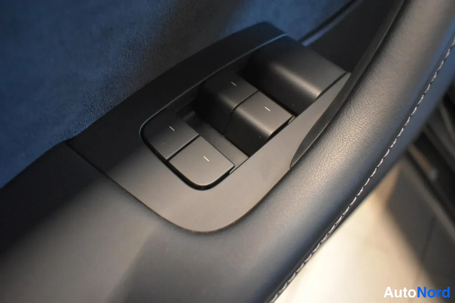 Musta Tesla Model Y 2023, ulkokuva 14 – Raisio
