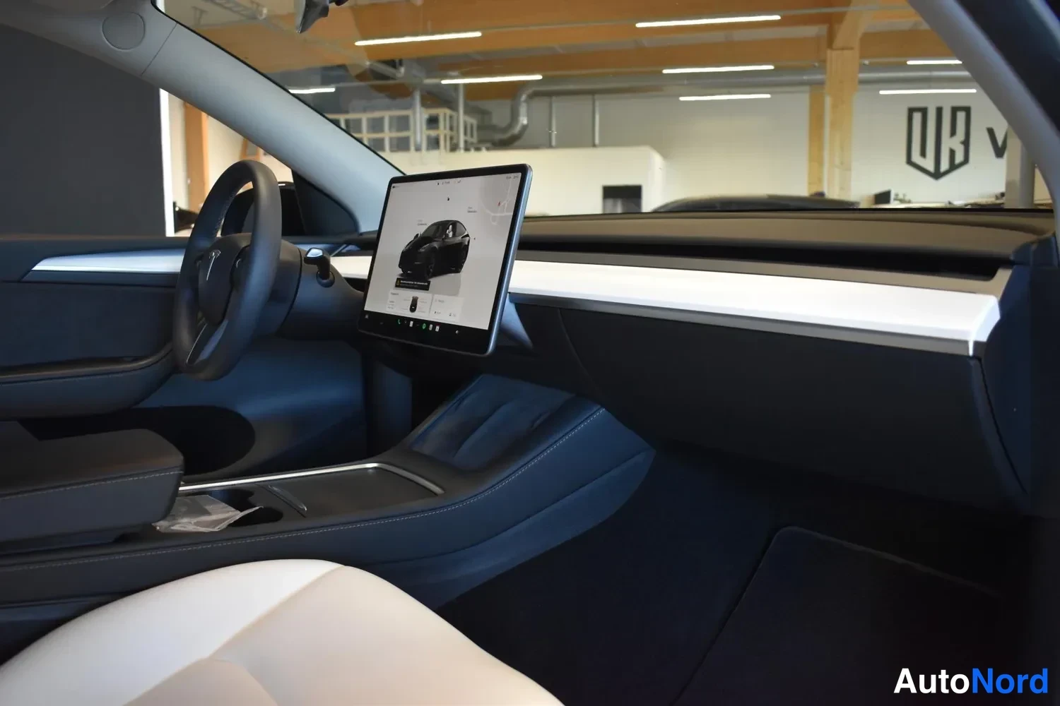 Musta Tesla Model Y 2023, ulkokuva 9 – Raisio