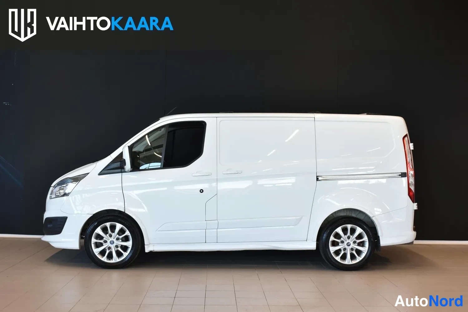 Valkoinen Ford Transit Custom 2015, ulkokuva 2 – Raisio