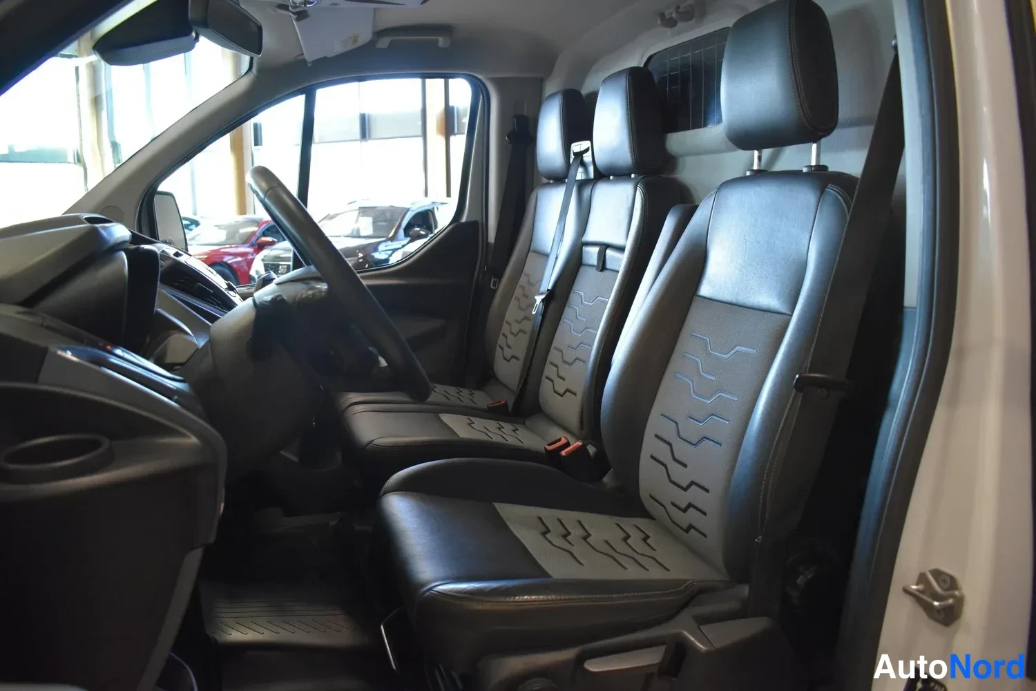 Valkoinen Ford Transit Custom 2015, ulkokuva 11 – Raisio