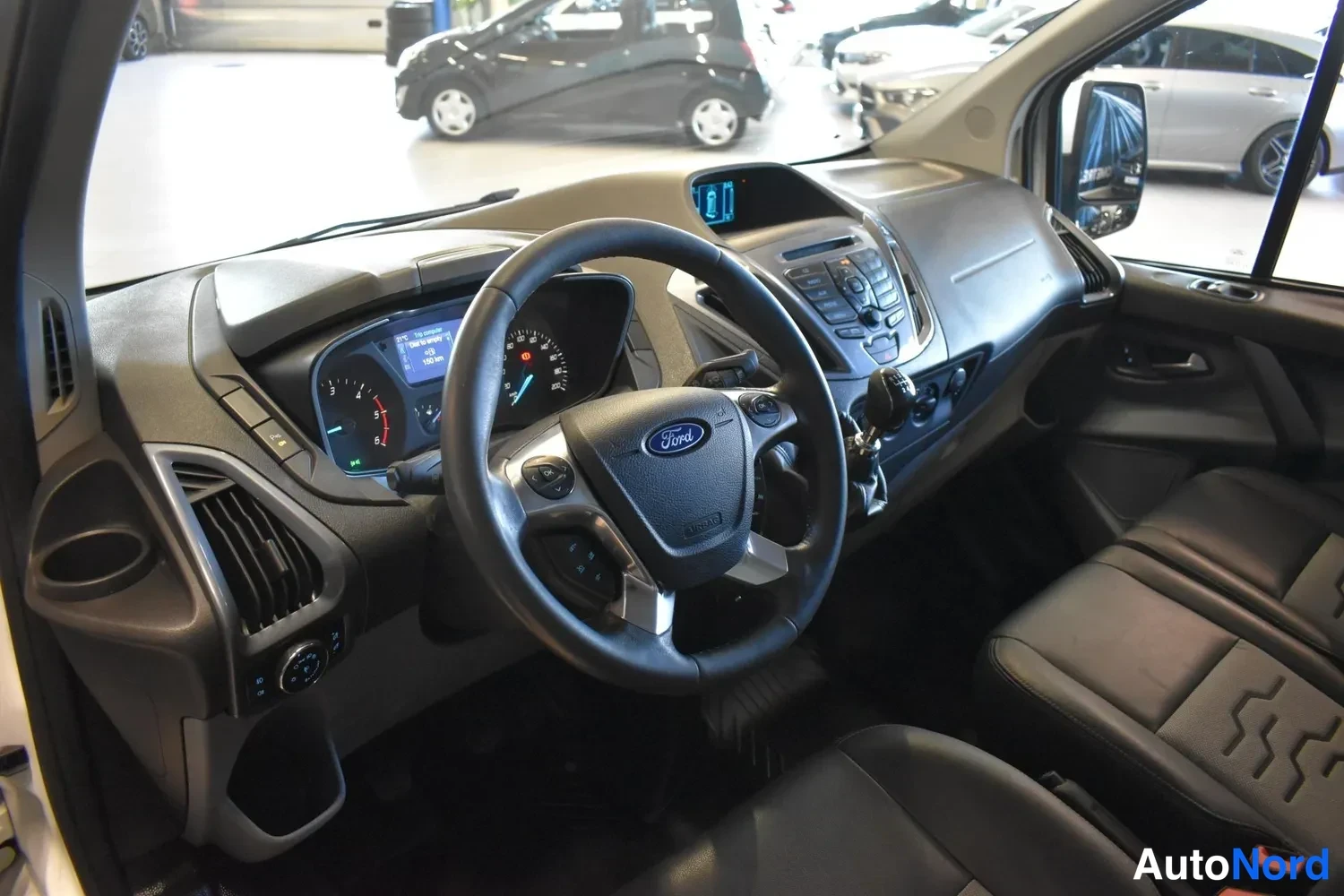 Valkoinen Ford Transit Custom 2015, ulkokuva 12 – Raisio