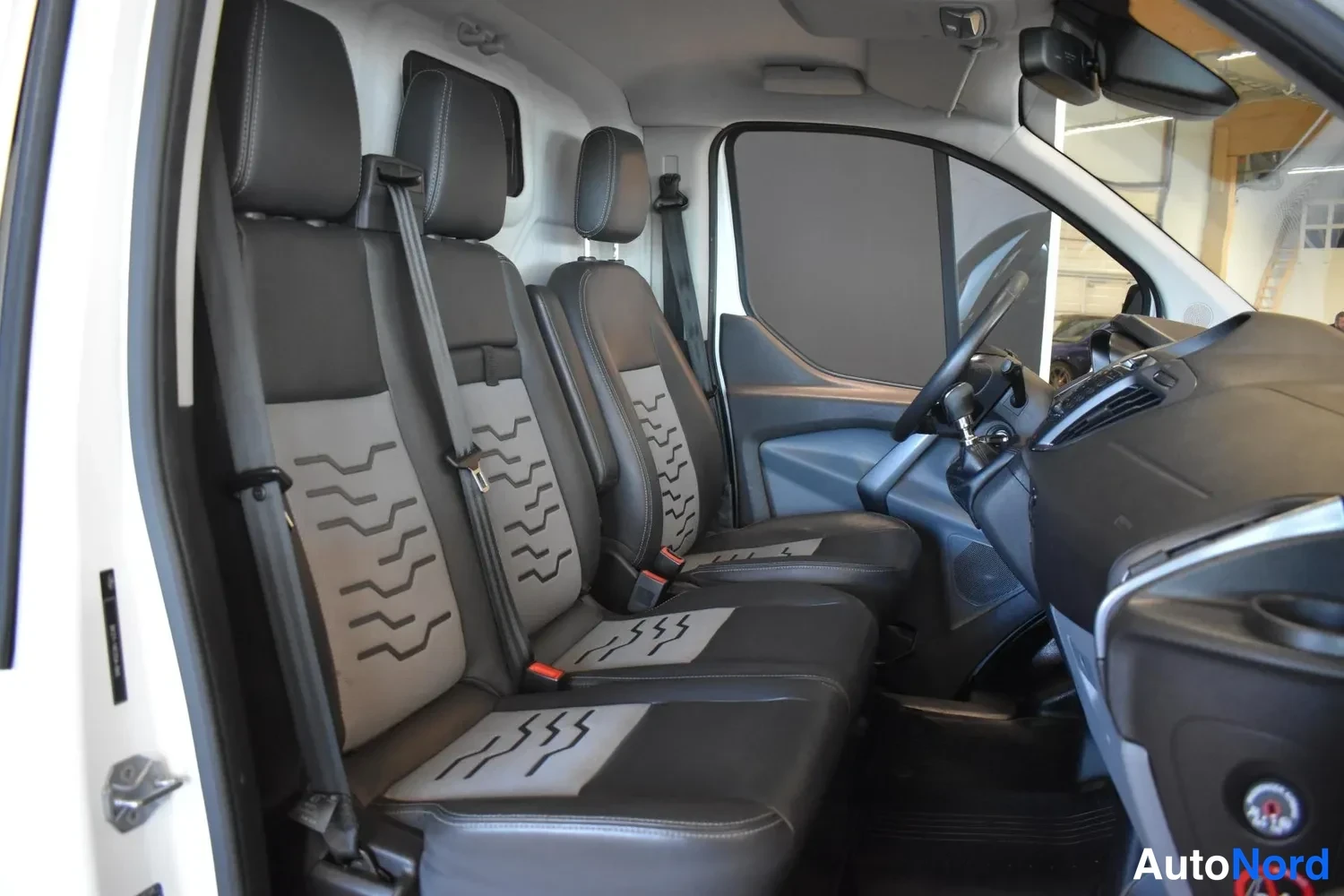 Valkoinen Ford Transit Custom 2015, ulkokuva 13 – Raisio