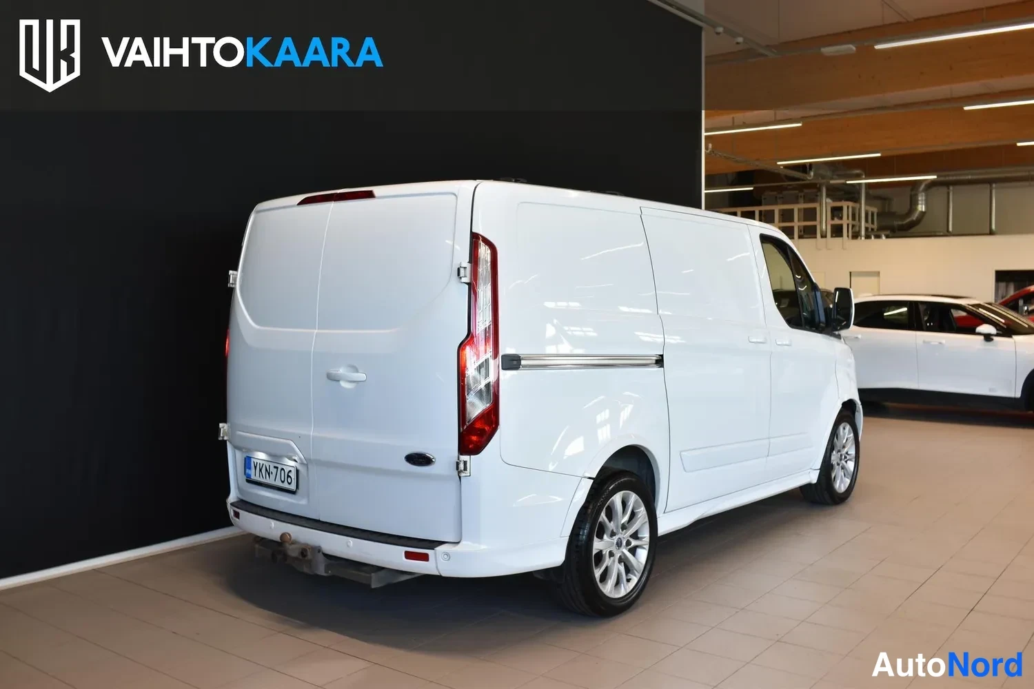 Valkoinen Ford Transit Custom 2015, ulkokuva 5 – Raisio