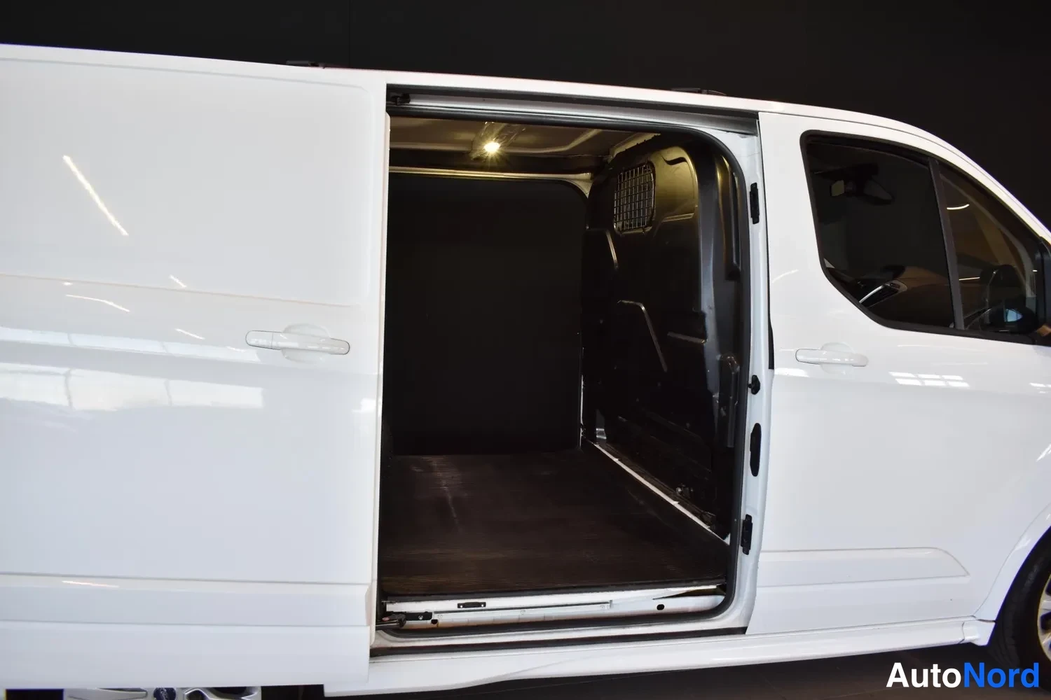 Valkoinen Ford Transit Custom 2015, ulkokuva 7 – Raisio