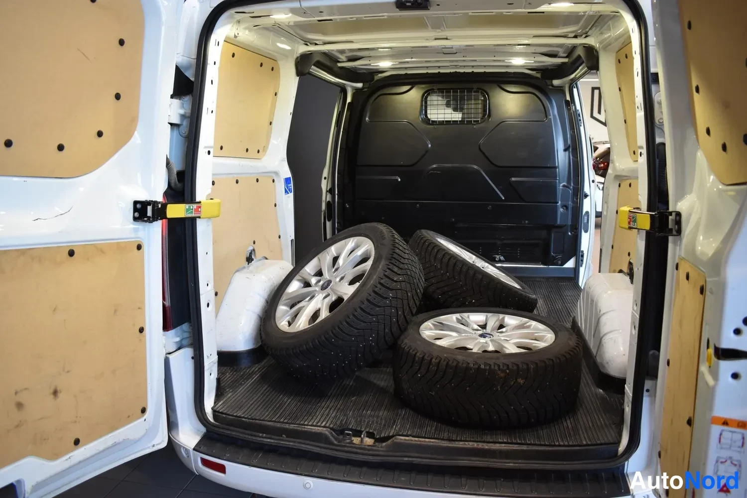 Valkoinen Ford Transit Custom 2015, ulkokuva 8 – Raisio