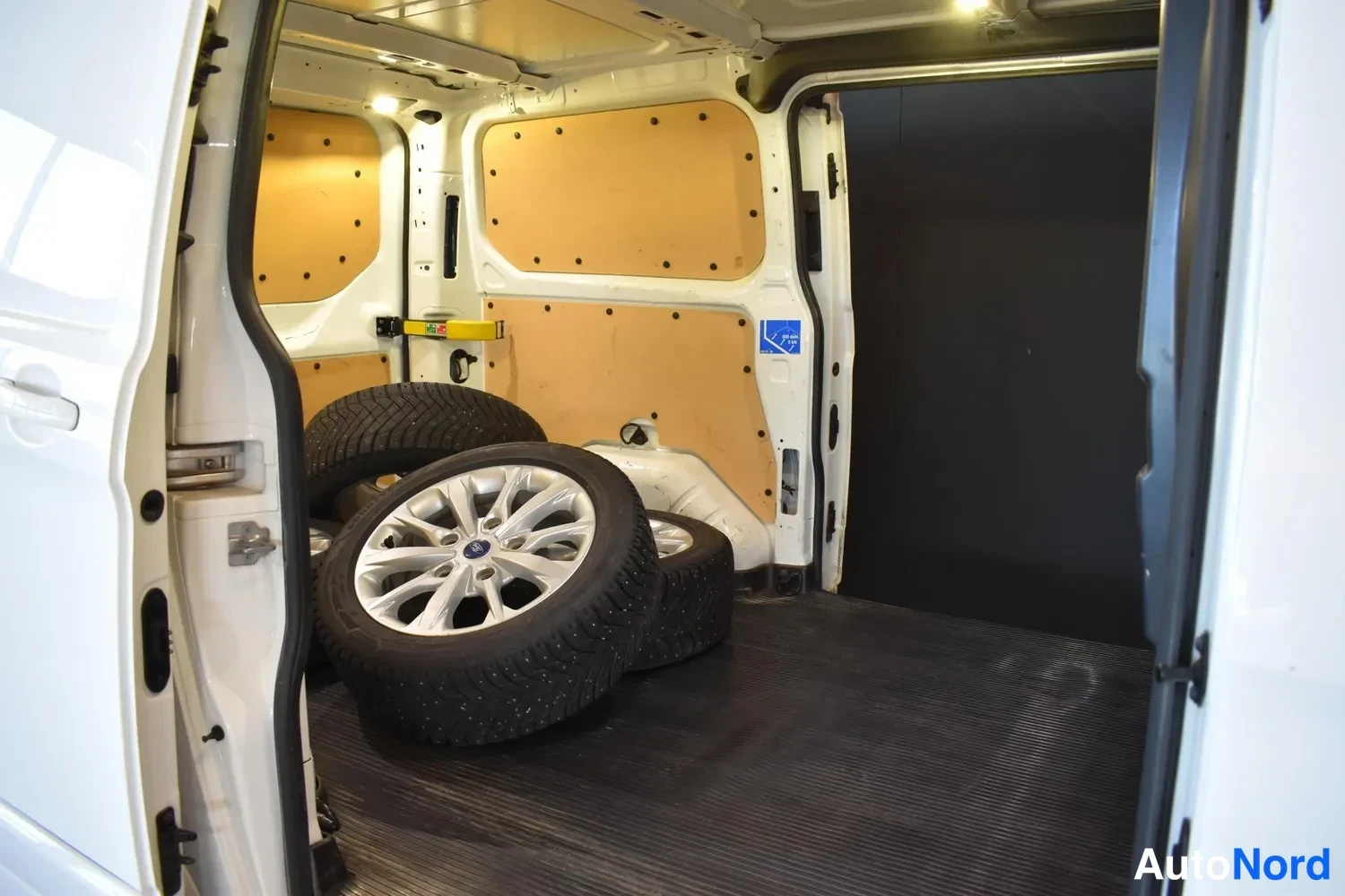 Valkoinen Ford Transit Custom 2015, ulkokuva 9 – Raisio