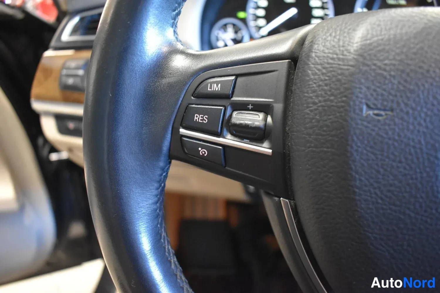 Harmaa BMW 740d xDrive 2013, yksityiskohta, kuva 18