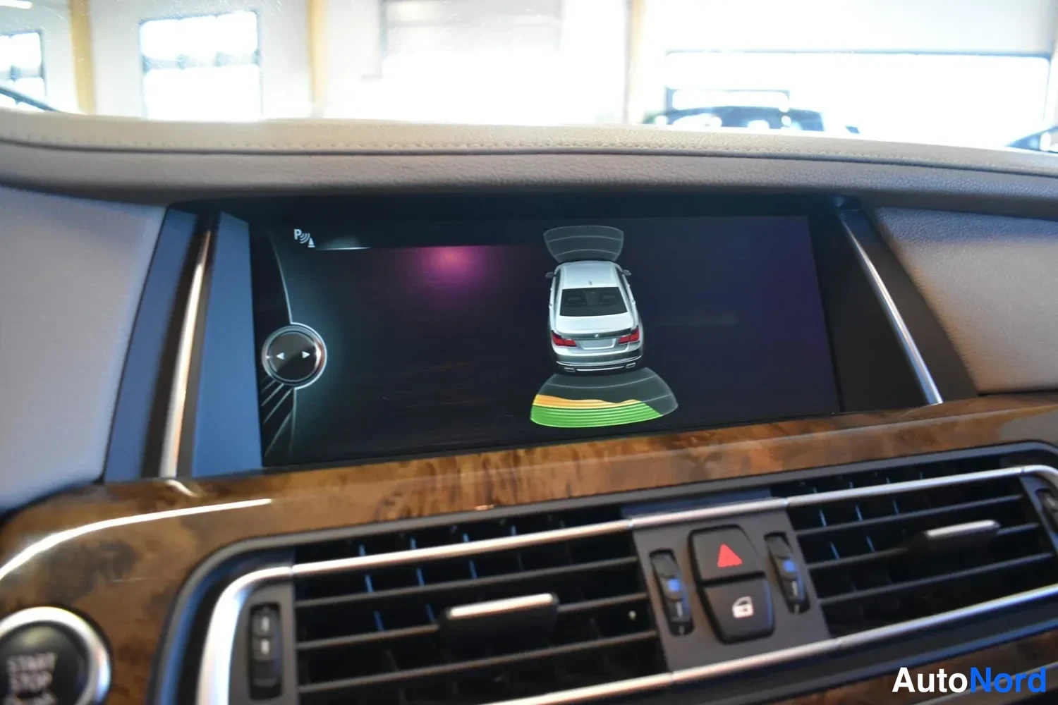 Harmaa BMW 740d xDrive 2013, yksityiskohta, kuva 21