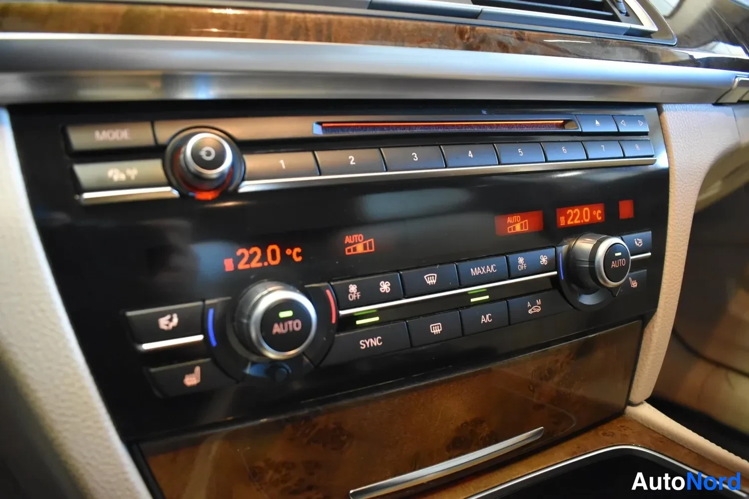 Harmaa BMW 740d xDrive 2013, yksityiskohta, kuva 22