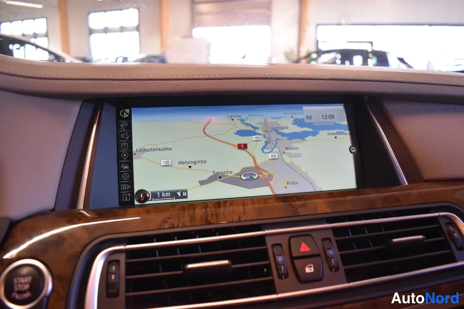 Harmaa BMW 740d xDrive 2013, yksityiskohta, kuva 24